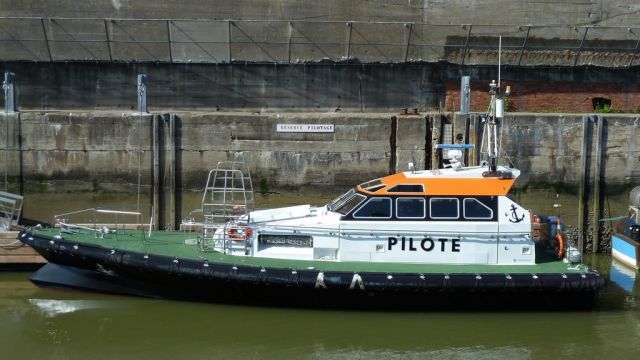 Loire18- ecluse est - 28 mai 2012.JPG